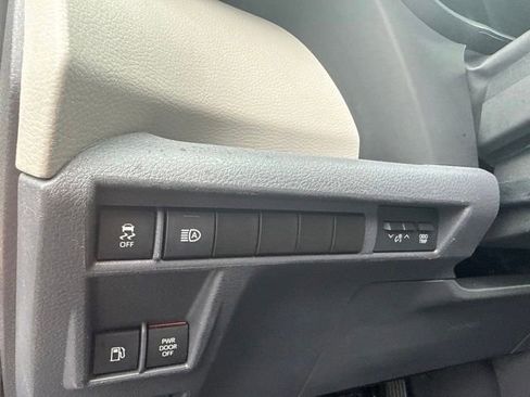 Used 2022 Toyota Sienna LE FWD image 17