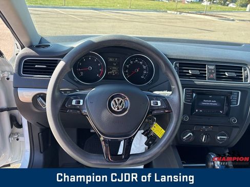 Used 2017 Volkswagen Jetta S image 25
