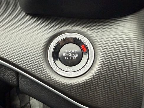 Used 2024 Jeep Grand Cherokee Laredo X image 26