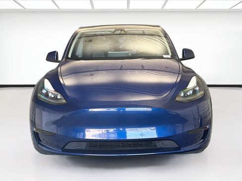 Used 2024 Tesla Model Y 2WD image 2