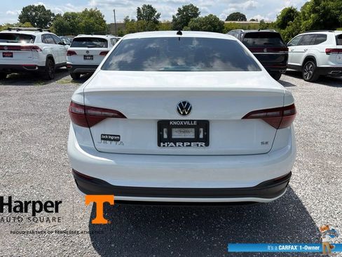 Used 2024 Volkswagen Jetta SE FWD image 4