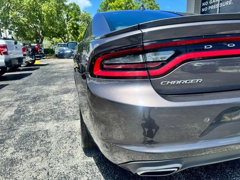 Used 2015 Dodge Charger R/T RWD image 9
