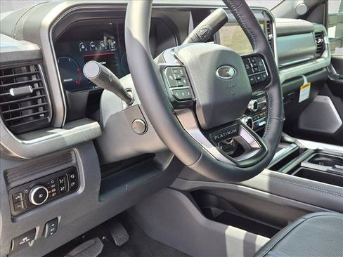 New 2026 Ford F250 Platinum AWD/4WD image 3
