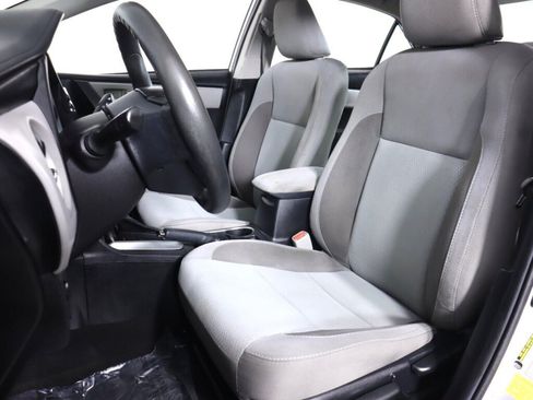 Used 2018 Toyota Corolla LE w/ Carpet Mat Package (TMS) FWD image 27
