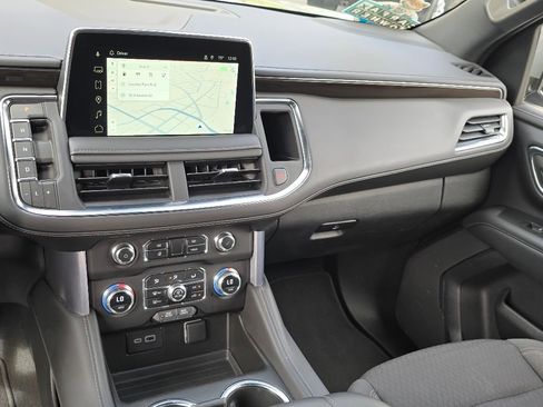 Used 2023 GMC Yukon XL SLE image 7