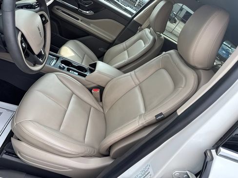 Used 2023 Lincoln Corsair FWD image 19