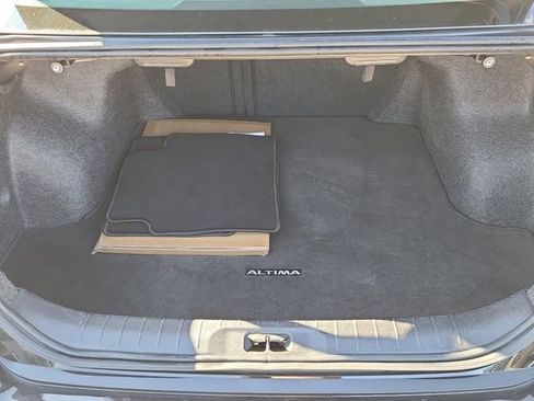 Used 2024 Nissan Altima 2.5 SV image 11