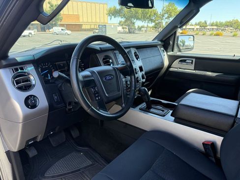 Used 2017 Ford Expedition XLT AWD/4WD image 14