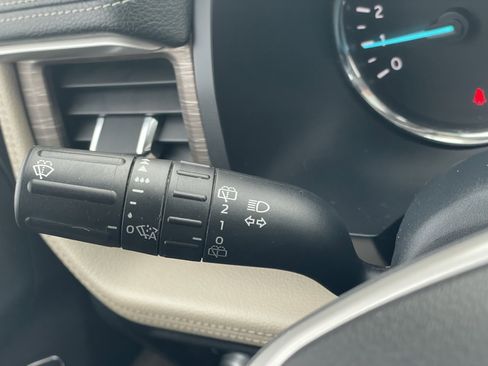 Used 2022 Ford Expedition Limited image 17