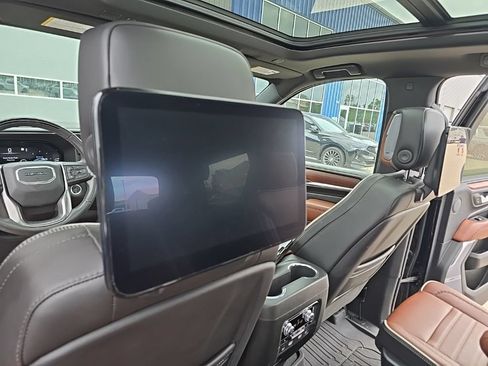 Used 2023 GMC Yukon Denali Ultimate AWD/4WD image 21