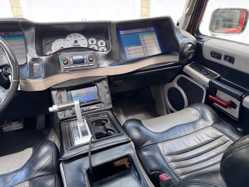 Used 2003 HUMMER H2 w/ Preferred Equipment Group AWD/4WD image 16