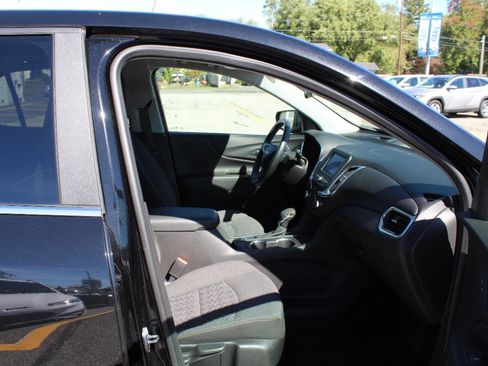 Used 2023 Chevrolet Equinox LT w/ Driver Convenience Package image 11