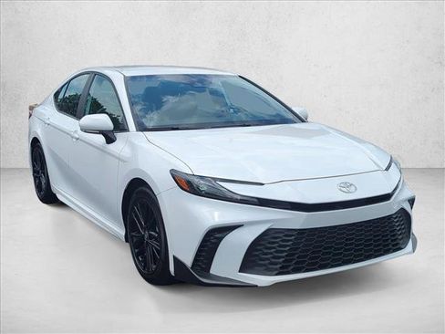 Certified 2026 Toyota Camry SE FWD image 3