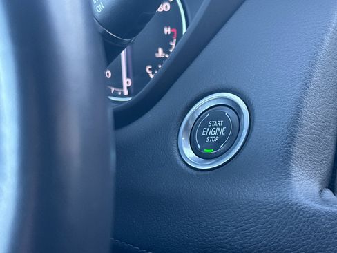 Used 2023 Cadillac XT4 Premium Luxury image 22