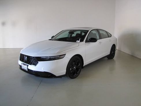 Used 2025 Honda Accord SE image 1