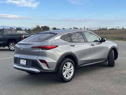 New 2026 Buick Envista Preferred image 3