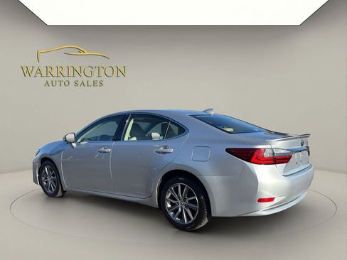 Used 2016 Lexus ES 300h image 23