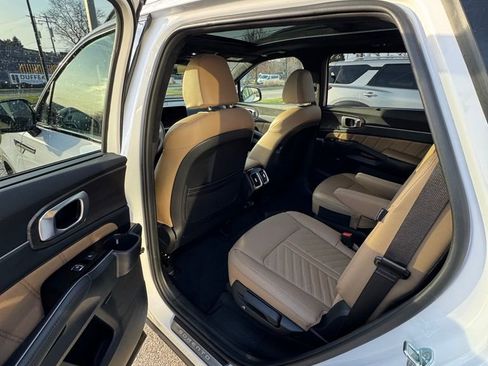Used 2025 Kia Sorento SX Prestige w/ Olive Brown Leather Package image 7