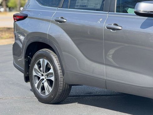 New 2026 Toyota Highlander XLE AWD/4WD image 6