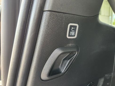 Used 2024 Jeep Wagoneer Series II AWD/4WD image 17