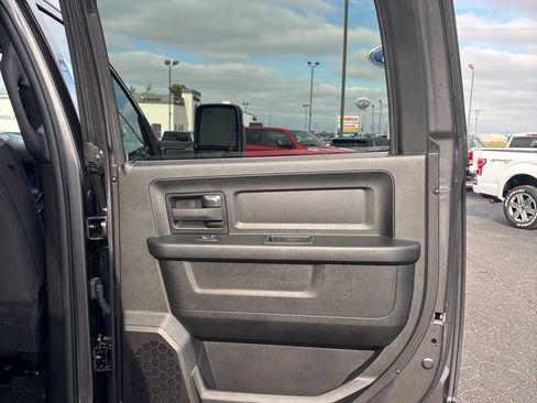 Used 2024 RAM 3500 Tradesman w/ Chrome Appearance Group image 35