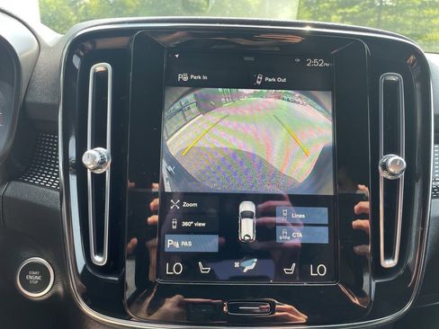 Used 2022 Volvo XC40 T5 R-Design w/ Advanced Package image 19