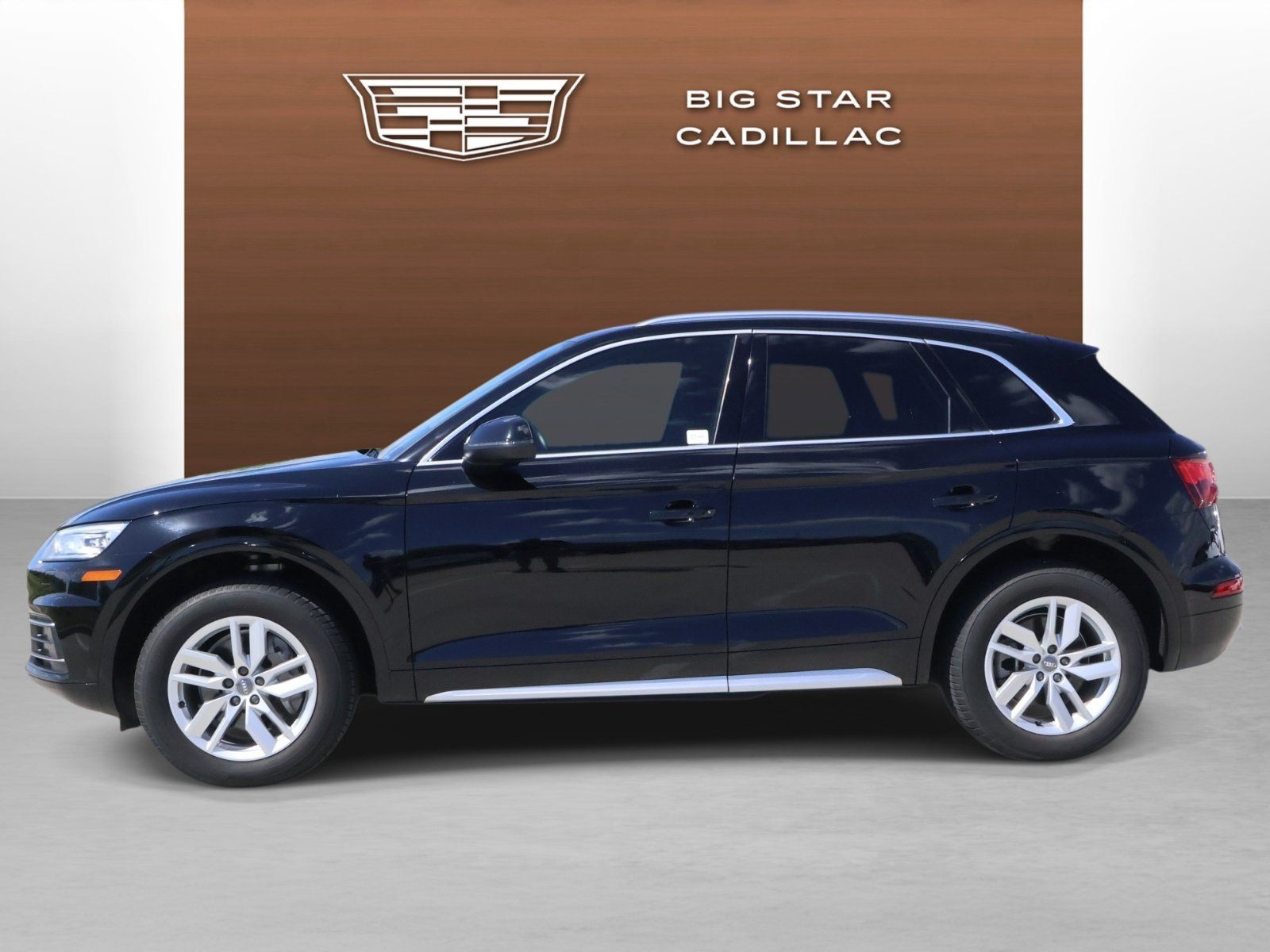 Used 2020 Audi Q5 2.0T Premium w/ Convenience Package AWD/4WD image 2