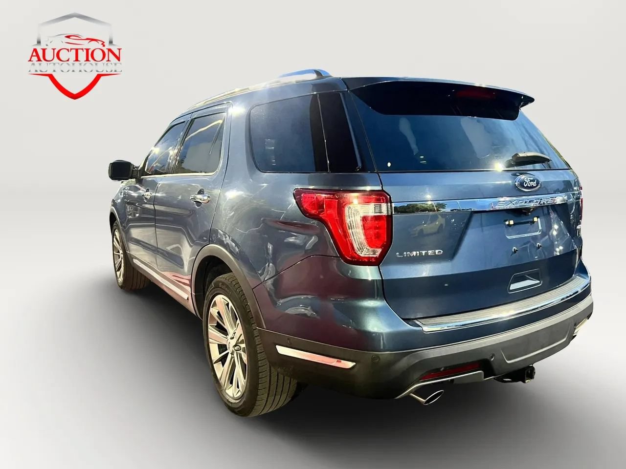 Used 2018 Ford Explorer Limited w/ Equipment Group 301A AWD/4WD image 7