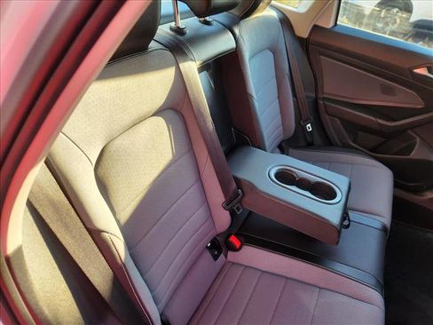 Used 2025 Volkswagen Jetta SE w/ Sunroof Package image 15