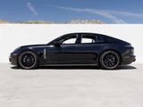 Certified 2022 Porsche Panamera Platinum Edition image 2
