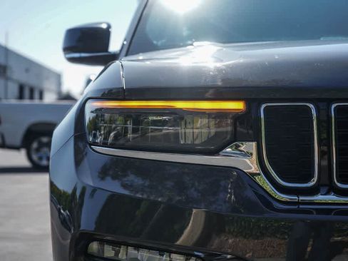 Used 2022 Jeep Grand Cherokee Limited 4xe w/ MOPAR Finishing Package AWD/4WD image 10