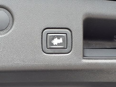 Used 2020 Chevrolet Equinox Premier FWD image 21