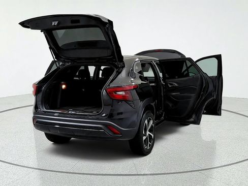 Used 2024 Chevrolet Trax RS FWD image 12