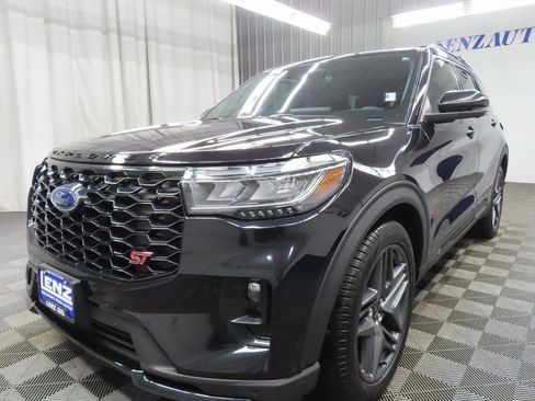 Used 2025 Ford Explorer ST image 6