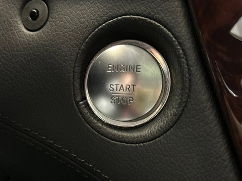 Used 2014 Mercedes-Benz CL 550 4MATIC image 32