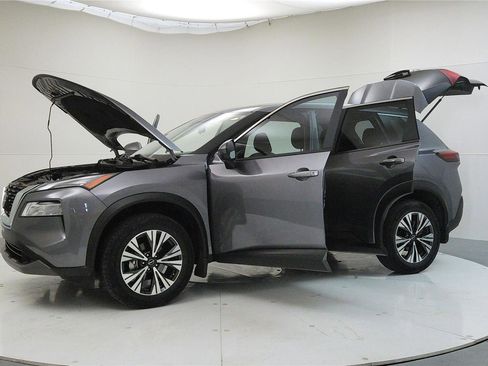 Used 2023 Nissan Rogue SV image 11