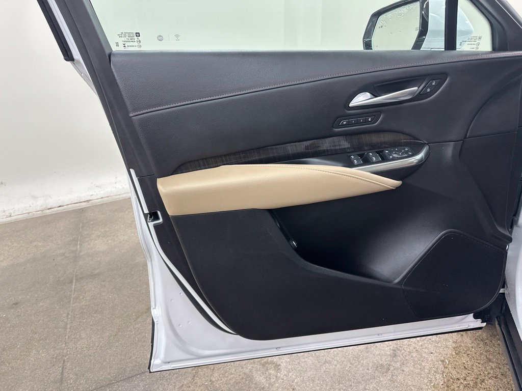 Certified 2024 Cadillac XT4 Premium Luxury AWD/4WD image 32