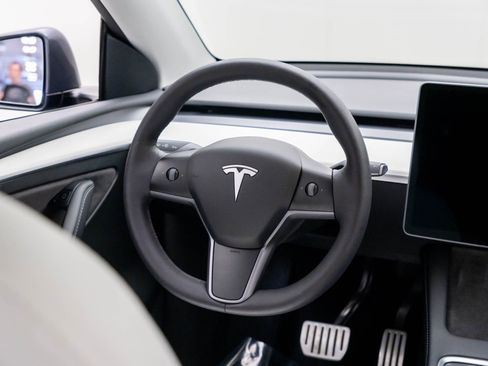 Used 2022 Tesla Model Y Performance AWD/4WD image 10