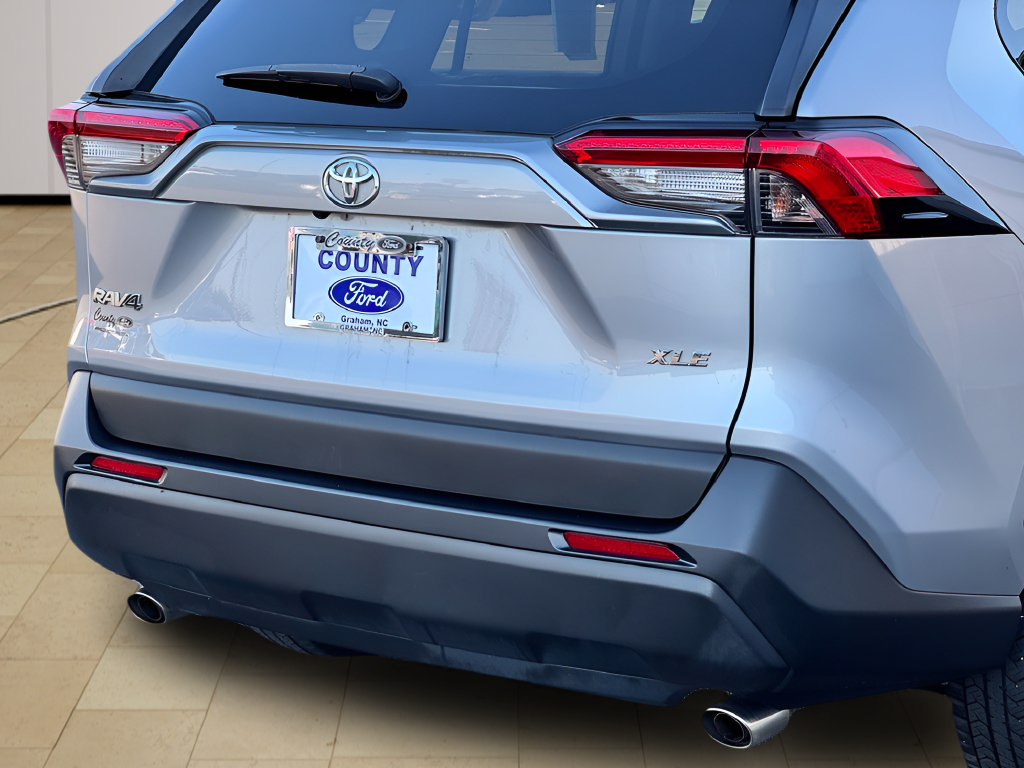Used 2020 Toyota RAV4 XLE FWD image 36