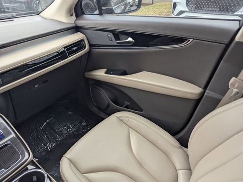 Certified 2022 Lincoln Nautilus FWD w/ Premium Package image 16