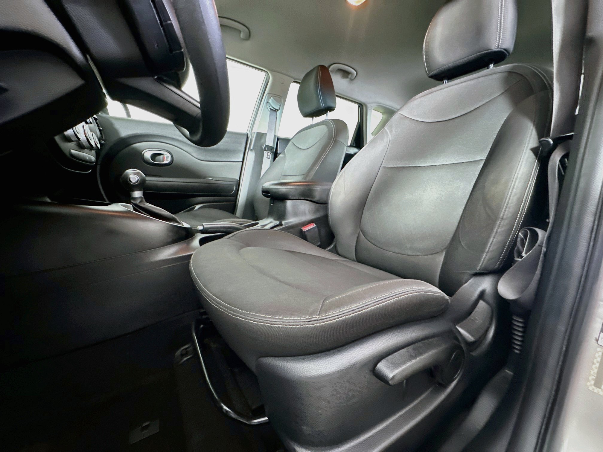 Used 2015 Kia Soul FWD image 13