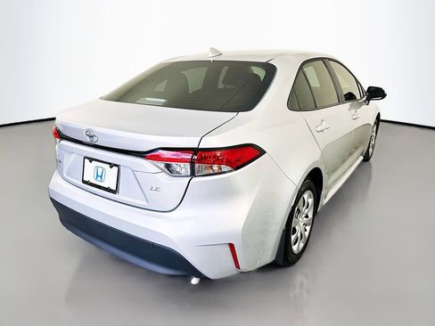 Used 2026 Toyota Corolla LE FWD image 5