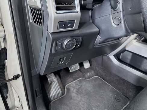 Used 2016 Ford F150 Platinum w/ Equipment Group 701A Luxury image 10