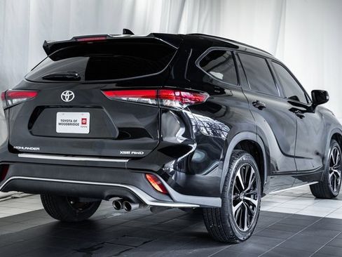 Used 2022 Toyota Highlander XSE image 4