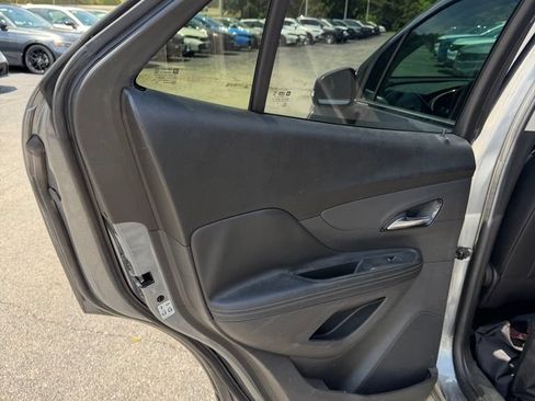 Used 2019 Buick Encore Essence FWD image 9