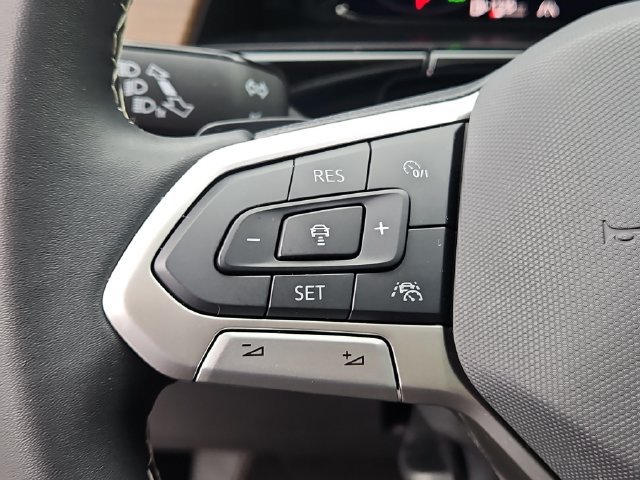 Used 2024 Volkswagen Atlas SE AWD/4WD image 20