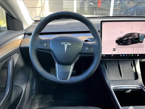 Used 2022 Tesla Model 3 Long Range image 5