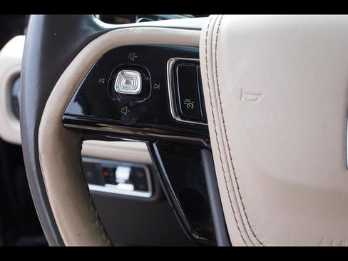 Used 2020 Lincoln Aviator Reserve w/ Equipment Group 202A image 27