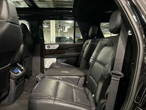 Used 2023 Lincoln Navigator Reserve AWD/4WD image 24