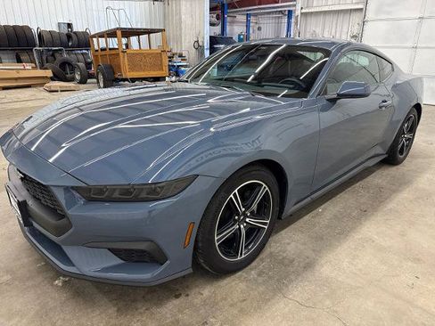 Certified 2025 Ford Mustang Coupe RWD image 4